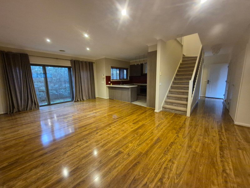 Photo - 1/167 Surrey Road, Blackburn VIC 3130 - Image 2