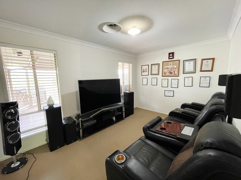 Photo - 117-119 Scarvell Place, Kooralbyn QLD 4285 - Image 15