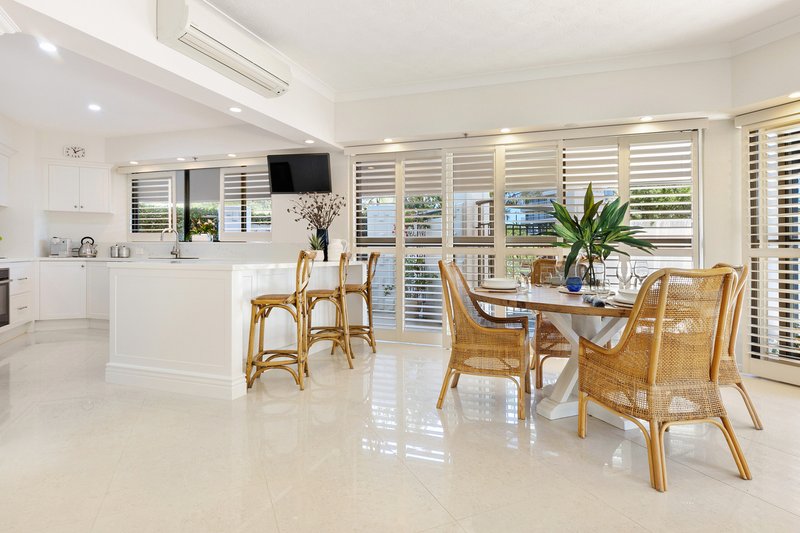 Photo - 1/17 Bayview Street, Runaway Bay QLD 4216 - Image 7