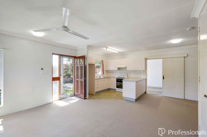 Photo - 1/17 Boden Street, Edge Hill QLD 4870 - Image 4