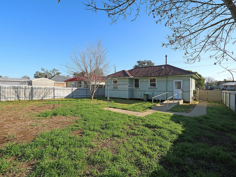 Photo - 117 Bourke Street, Mount Austin NSW 2650 - Image 9