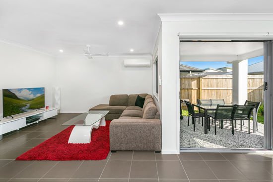 Photo - 1/17 Calder Crescent, Mountain Creek QLD 4557 - Image 4