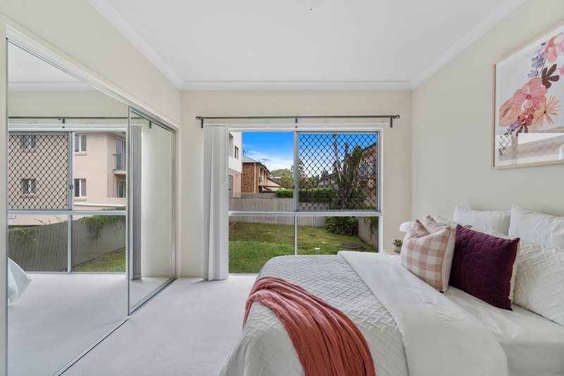 Photo - 1/17 Cardross Street, Yeerongpilly QLD 4105 - Image 14