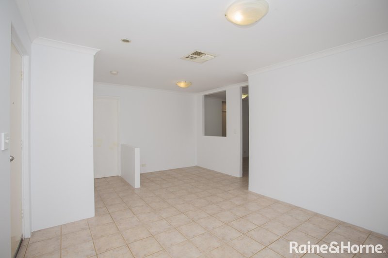 Photo - 117 Cockman Cross, Stratton WA 6056 - Image 5