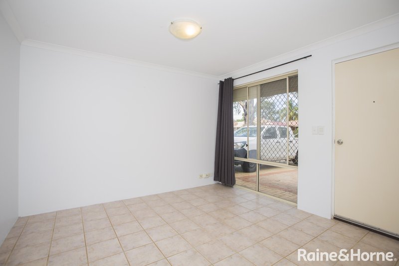 Photo - 117 Cockman Cross, Stratton WA 6056 - Image 7