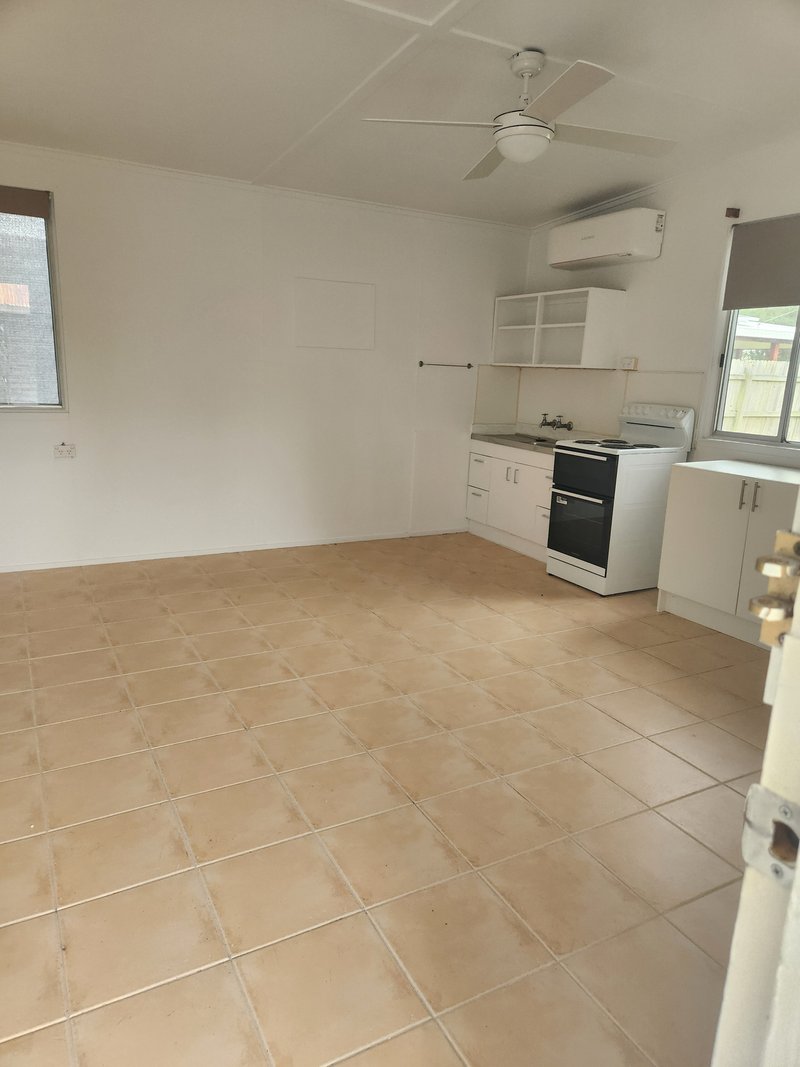 Photo - 117 Cypress Street, Torquay QLD 4655 - Image 10