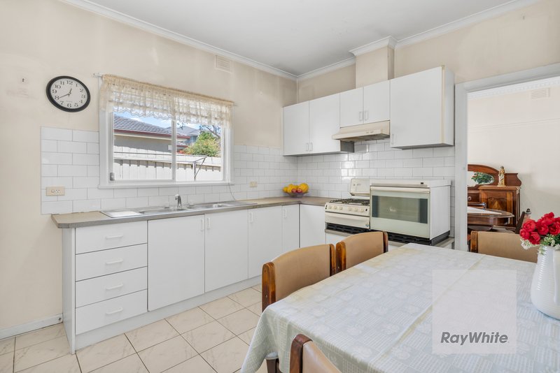 Photo - 1/17 Delaware Street, Reservoir VIC 3073 - Image 6