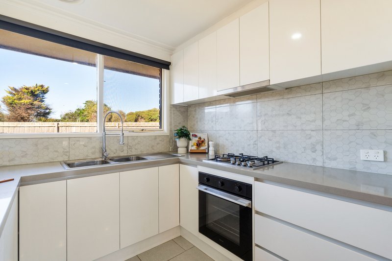 Photo - 117 Dianne Avenue, Craigieburn VIC 3064 - Image 6