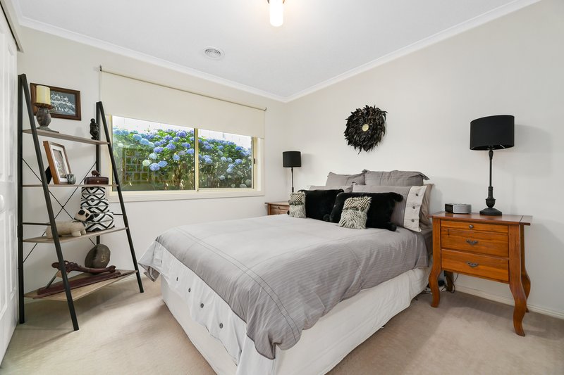 Photo - 117 Earlsfield Drive, Berwick VIC 3806 - Image 13