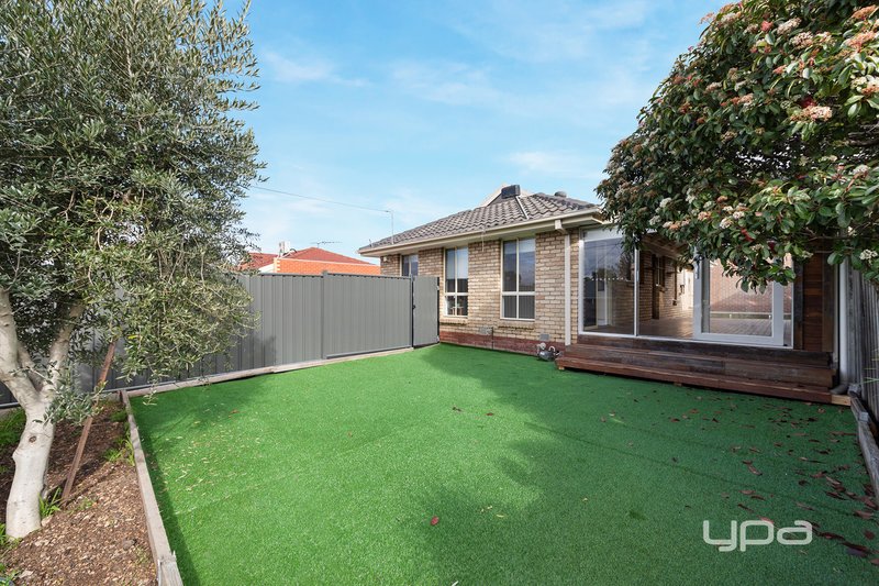 Photo - 1/17 Eddie Street, St Albans VIC 3021 - Image 7