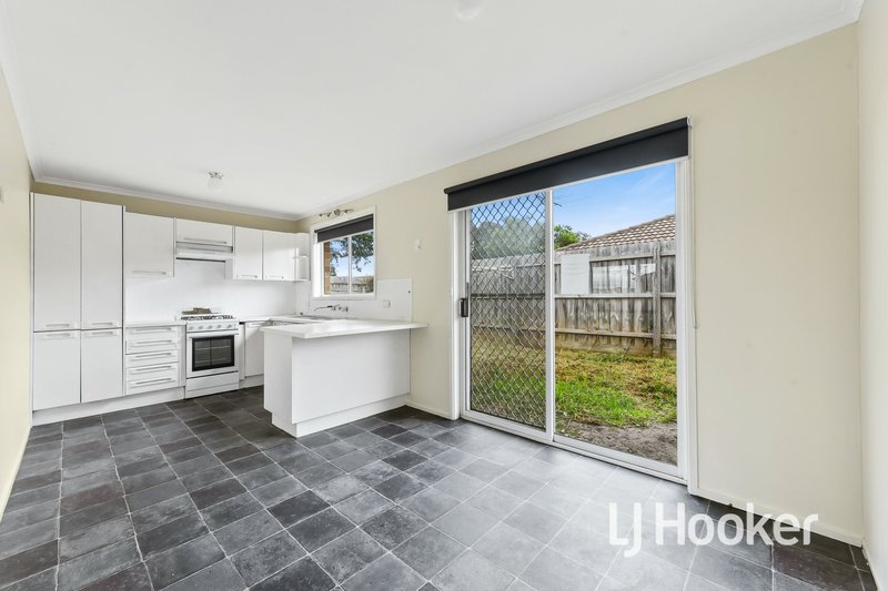 Photo - 1/17 Fairfield Street, Cranbourne VIC 3977 - Image 3