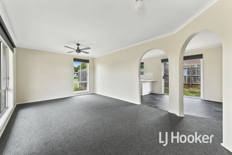 Photo - 1/17 Fairfield Street, Cranbourne VIC 3977 - Image 5