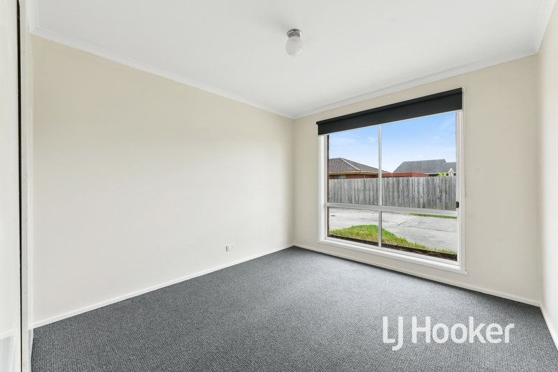 Photo - 1/17 Fairfield Street, Cranbourne VIC 3977 - Image 7