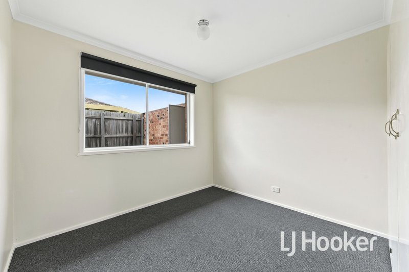 Photo - 1/17 Fairfield Street, Cranbourne VIC 3977 - Image 9