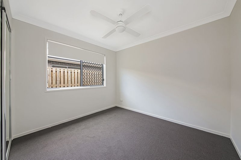 Photo - 1/17 Farmer Place, Park Ridge QLD 4125 - Image 6