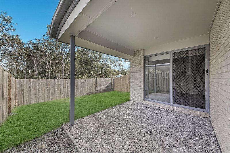 Photo - 1/17 Farmer Place, Park Ridge QLD 4125 - Image 11