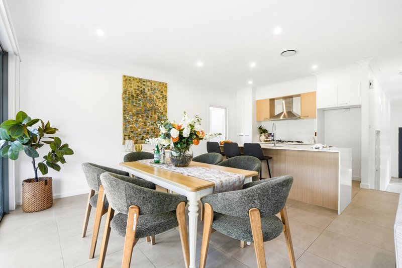 Photo - 117 Garrawilla Avenue, North Kellyville NSW 2155 - Image 5