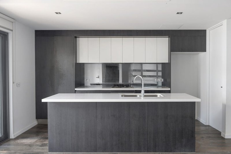 Photo - 1/17 Hakea Street, Templestowe VIC 3106 - Image 2