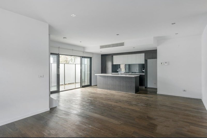 Photo - 1/17 Hakea Street, Templestowe VIC 3106 - Image 3