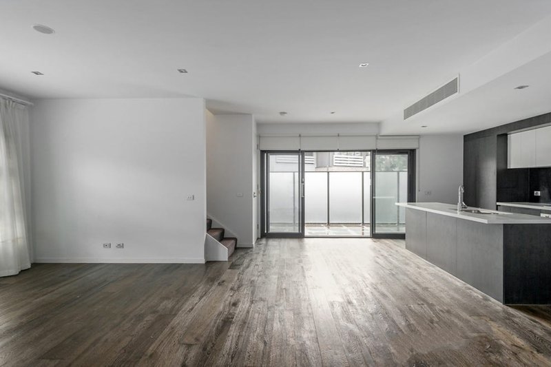 Photo - 1/17 Hakea Street, Templestowe VIC 3106 - Image 4