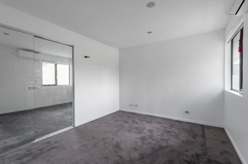 Photo - 1/17 Hakea Street, Templestowe VIC 3106 - Image 6