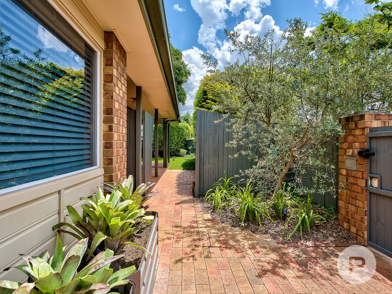 Photo - 1/17 Hants Street, Hamilton QLD 4007 - Image 10