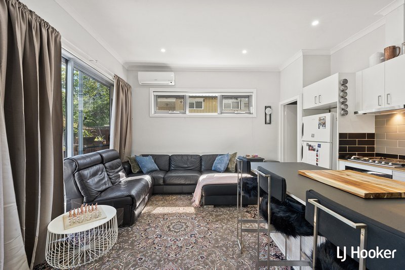 Photo - 1/17 Higgins Place, Higgins ACT 2615 - Image 2