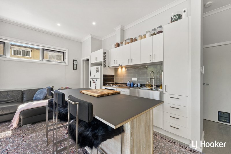 Photo - 1/17 Higgins Place, Higgins ACT 2615 - Image 4