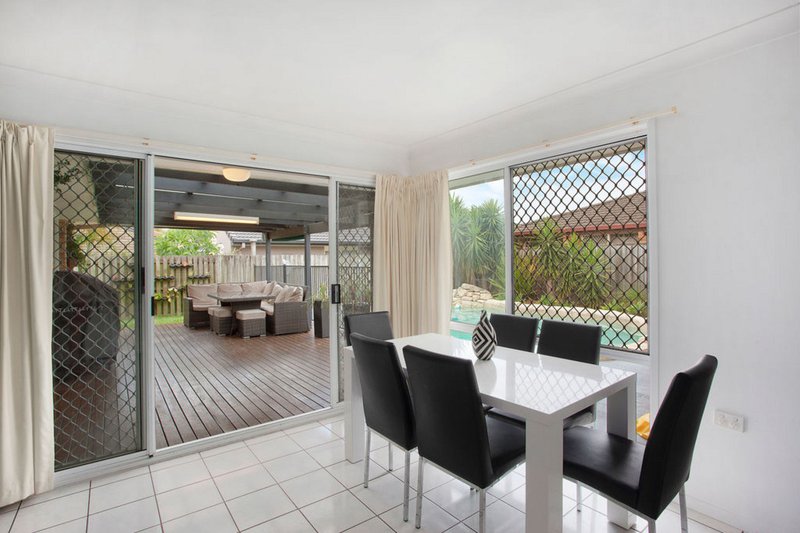 Photo - 117 Honeyeater Drive, Burleigh Waters QLD 4220 - Image 4