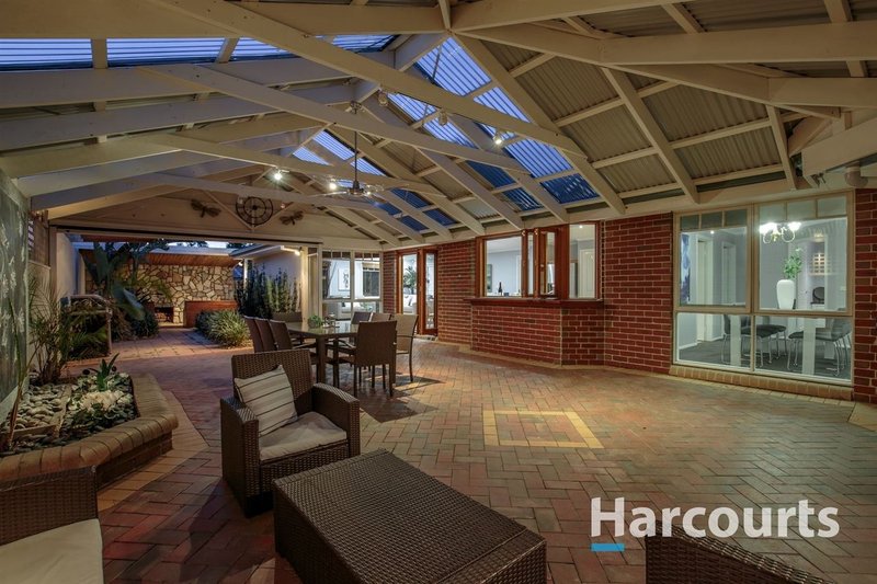 Photo - 117 Kellbourne Drive, Rowville VIC 3178 - Image 2