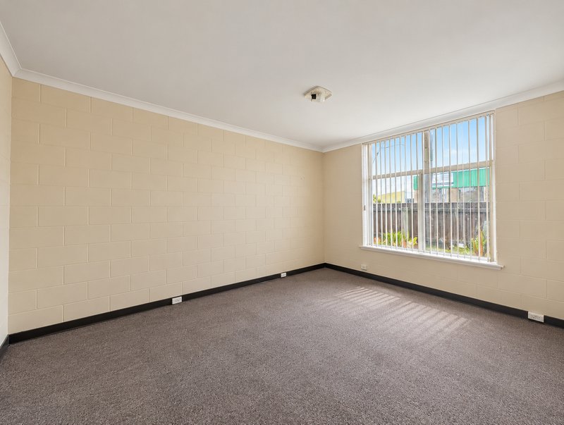 Photo - 1/17 Kempling Street, Devonport TAS 7310 - Image 2