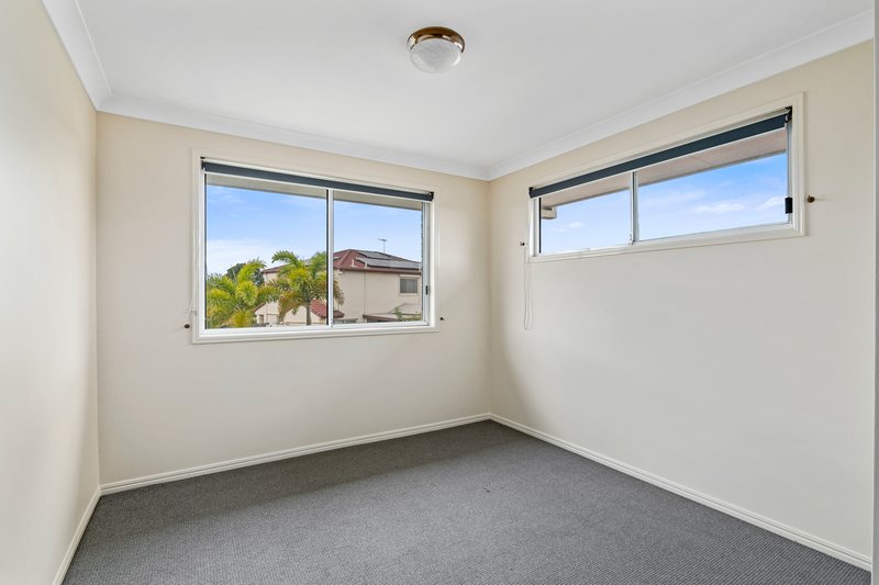 Photo - 117 Lancaster Circt , Stretton QLD 4116 - Image 11