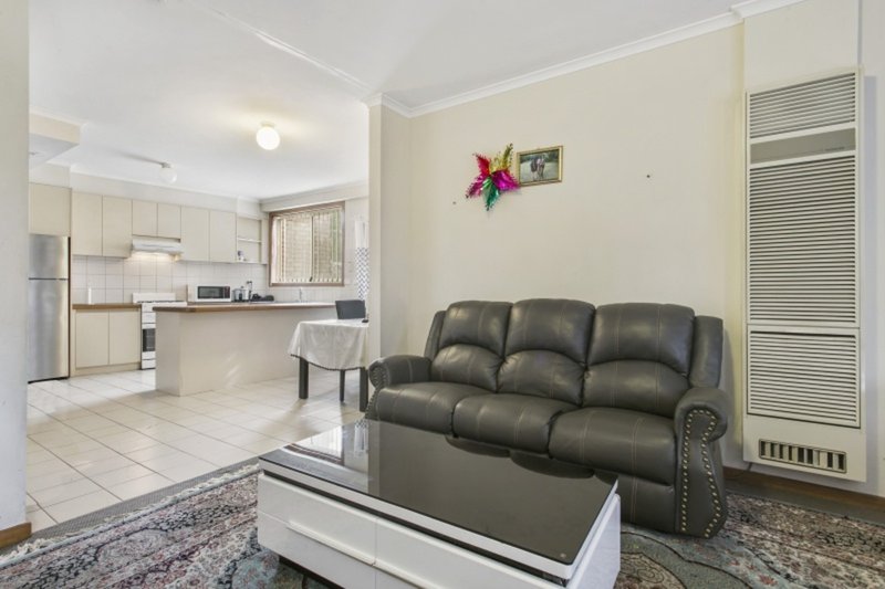 Photo - 1/17 Leonard Avenue, Noble Park VIC 3174 - Image 2