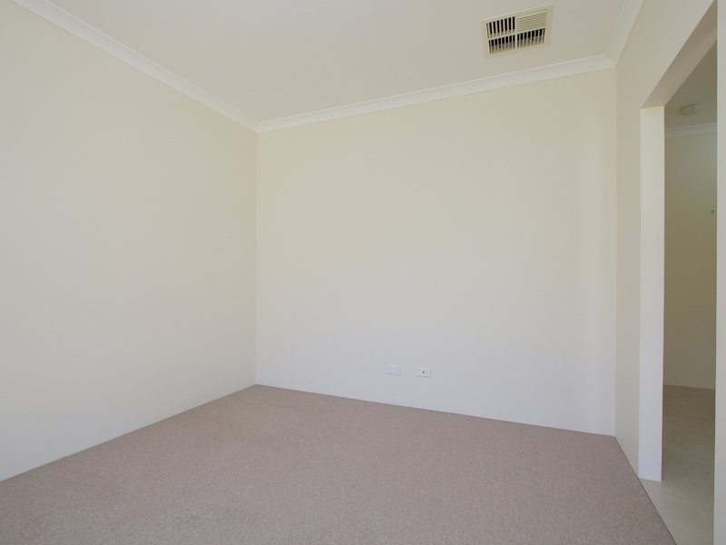 Photo - 11/7 Leslie Street, Cannington WA 6107 - Image 11