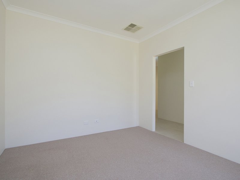 Photo - 11/7 Leslie Street, Cannington WA 6107 - Image 12