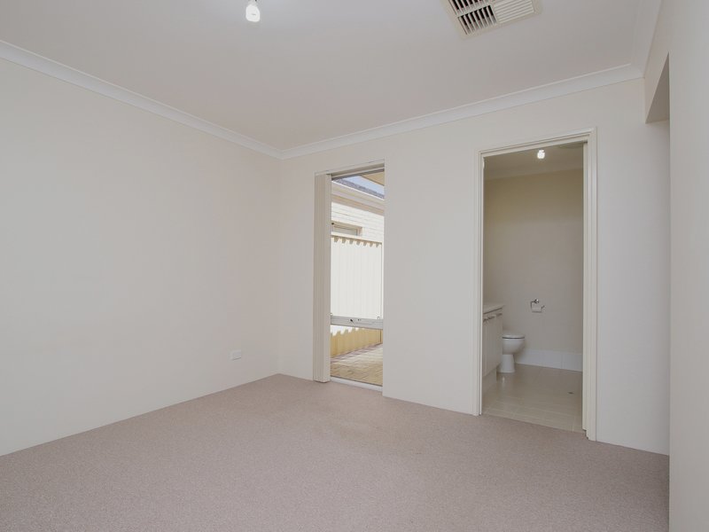 Photo - 11/7 Leslie Street, Cannington WA 6107 - Image 13