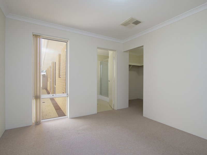 Photo - 11/7 Leslie Street, Cannington WA 6107 - Image 14