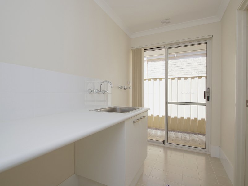 Photo - 11/7 Leslie Street, Cannington WA 6107 - Image 26