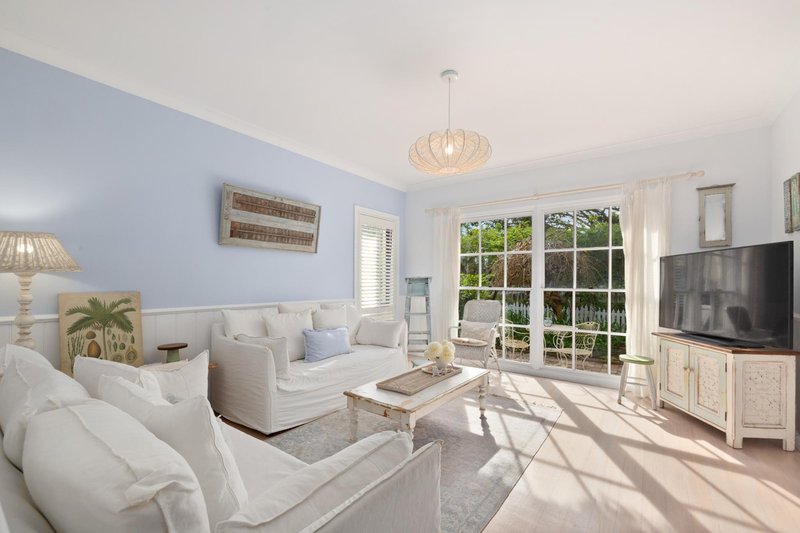 Photo - 117 Macpherson Street, Warriewood NSW 2102 - Image 2