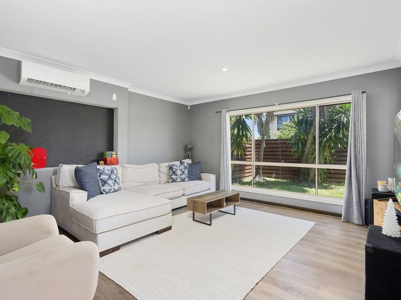Photo - 1/17 Majorca Crescent, Varsity Lakes QLD 4227 - Image 3