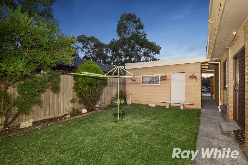 Photo - 117 Mill Park Drive, Mill Park VIC 3082 - Image 8