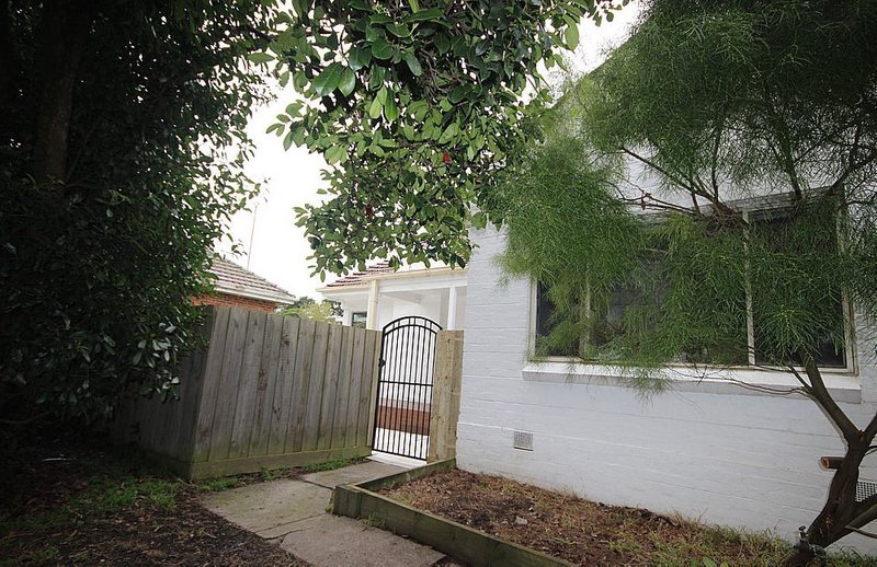 Photo - 1/17 Mount Pleasant Road, Nunawading VIC 3131 - Image 10