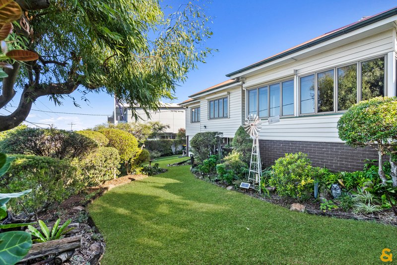 Photo - 117 Mountjoy Terrace, Manly QLD 4179 - Image 9