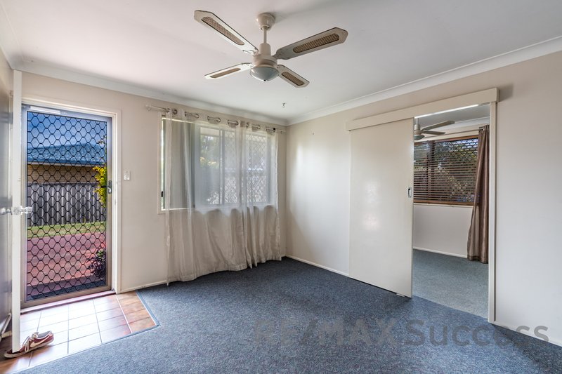 Photo - 1/17 Nugent Crescent, Wilsonton QLD 4350 - Image 2