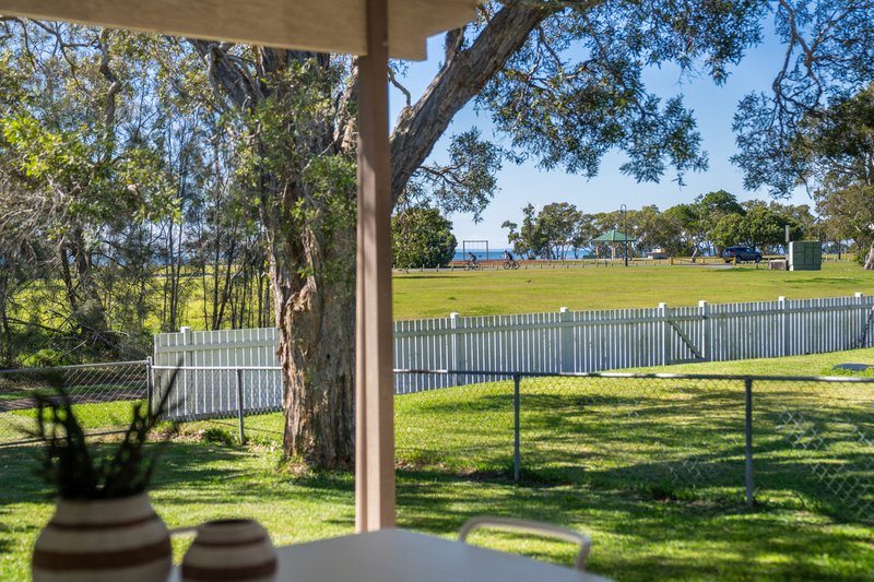 Photo - 117 O'Quinn Street, Nudgee Beach QLD 4014 - Image 5