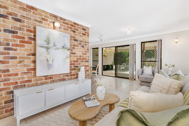 Photo - 117 O'Quinn Street, Nudgee Beach QLD 4014 - Image 6