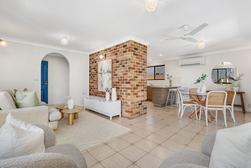 Photo - 117 O'Quinn Street, Nudgee Beach QLD 4014 - Image 7