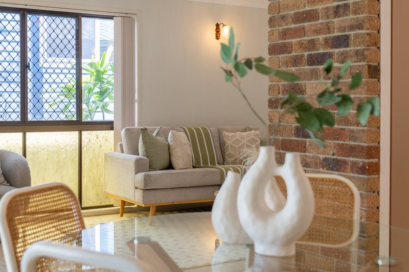 Photo - 117 O'Quinn Street, Nudgee Beach QLD 4014 - Image 9