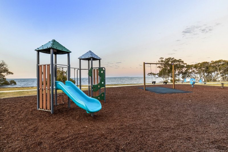 Photo - 117 O'Quinn Street, Nudgee Beach QLD 4014 - Image 21