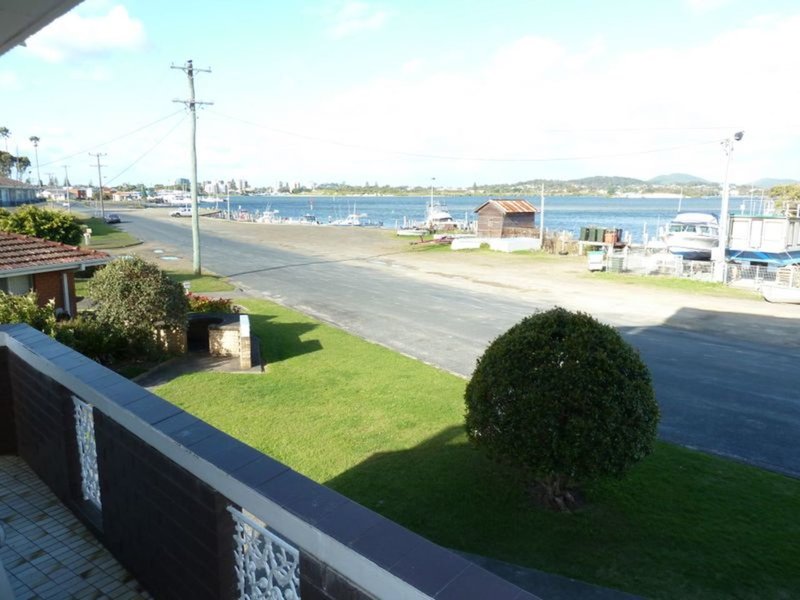 Photo - 1/17 Point Road 'Dolphin Place' , Tuncurry NSW 2428 - Image 3